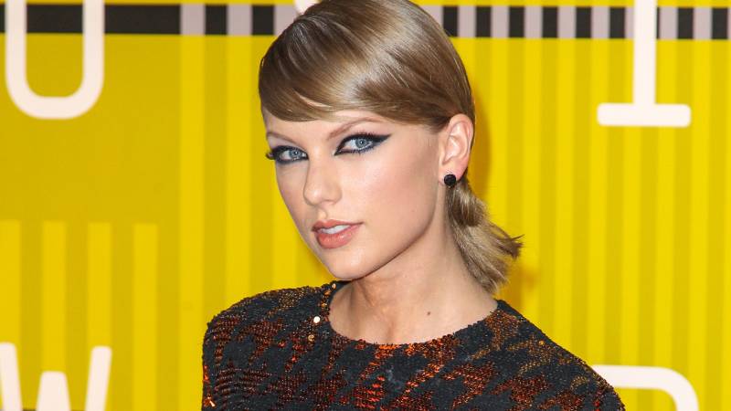 Press Line Photos / Shutterstock.com